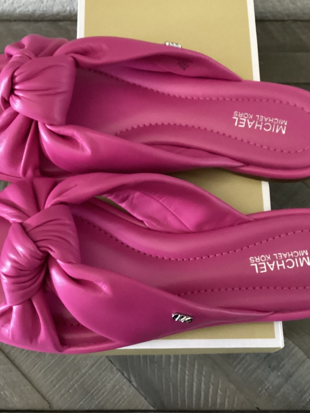 Michael Kors MMK Elena Knotted Slide Sandals, size 8 - Picture 8 of 12